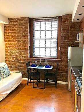 1 Bedroom Furnished Apartment With Laundromat In The Building Yorkville 300 Sqft Rental 2 550 Month
