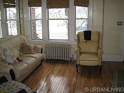 House Flatbush - Living room