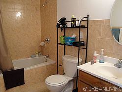 Townhouse Crown Heights - Bathroom