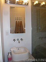 Apartment Midtown East - Bathroom