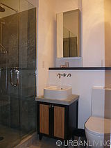 Apartment Midtown East - Bathroom