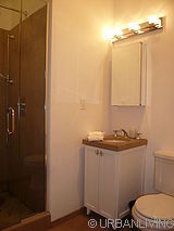 Apartment Midtown East - Bathroom
