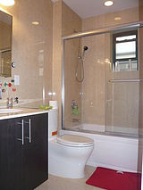 Penthouse Harlem - Bathroom