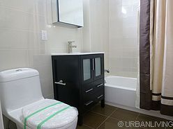 Apartment East Harlem - Bathroom