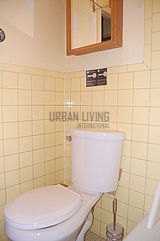 Duplex East Harlem - Bathroom