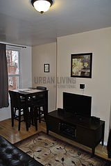 House Bushwick - Living room