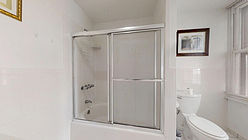 Apartment Fashion District - Bathroom