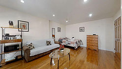 Apartment Fashion District - Living room