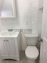 Apartment Theatre District - Bathroom