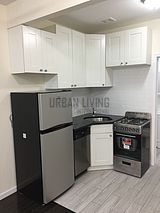 Apartment Theatre District - Kitchen