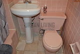 House Bushwick - Bathroom