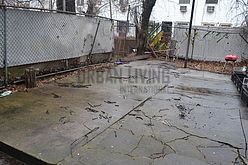 House Bushwick - Yard