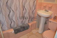 House Bushwick - Bathroom