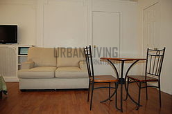 House Bushwick - Living room