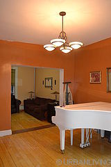 Haus East New York - Esszimmer