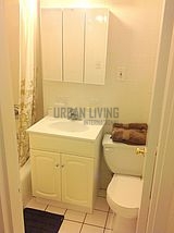 Apartment Yorkville - Bathroom