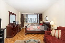 Apartment Theatre District - Living room