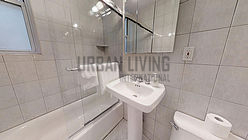 Apartment Theatre District - Bathroom