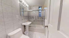 Apartment Theatre District - Bathroom