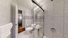 Apartment Theatre District - Bathroom