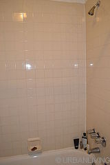 Apartment Harlem - Bathroom