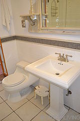 Townhouse Stuyvesant Heights - Bathroom