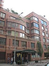 Apartment Theatre District