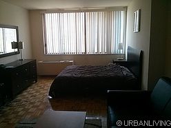 Apartment Theatre District - Living room