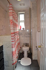 Apartment East Harlem - Bathroom