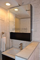 Apartment East Harlem - Bathroom