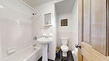 Apartment Fashion District - Bathroom