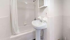 Apartment Fashion District - Bathroom