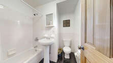 Apartment Fashion District - Bathroom