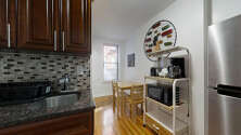 Apartment Fashion District - Kitchen