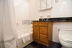 Apartment Midtown West - Bathroom