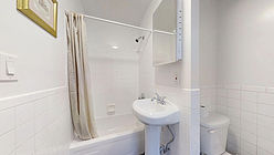 Apartment Fashion District - Bathroom