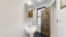 Apartment Fashion District - Bathroom