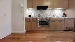 Modern residence Financial District - Kitchen