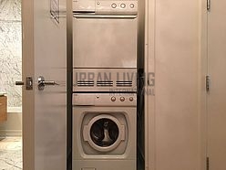 Modern residence Financial District - Bathroom