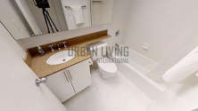 Apartment Theatre District - Bathroom