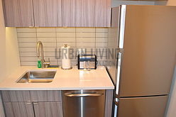 Apartment Midtown East - Kitchen