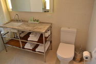 Apartment Theatre District - Bathroom