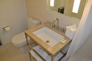 Apartment Theatre District - Bathroom