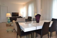 Apartment Theatre District - Living room