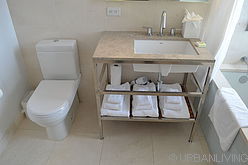 Apartment Theatre District - Bathroom 2