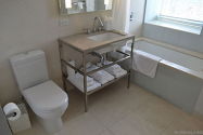 Apartment Theatre District - Bathroom 2