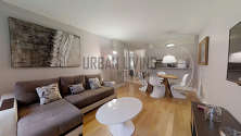 Apartment Theatre District - Living room