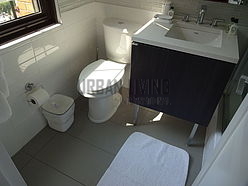 Apartment Midtown East - Bathroom
