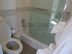 Apartment Midtown East - Bathroom