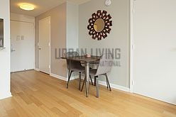 Moderner Wohnsitz Yorkville - Wohnzimmer